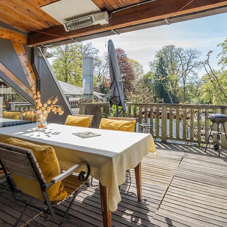 Huis Met De Leeuwenkoppen Dieren Exteriér fotografie