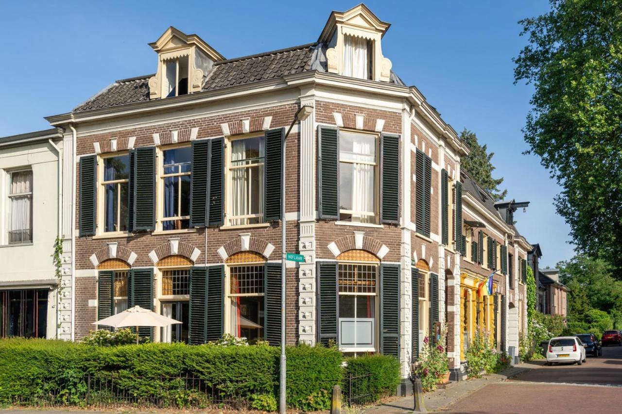 Huis Met De Leeuwenkoppen Dieren Exteriér fotografie